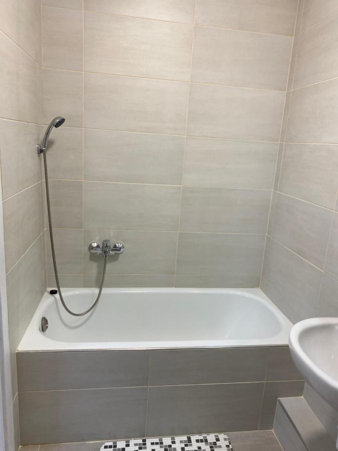 Kiskakas Etterem Hotel Zalaegerszeg Bagian luar foto