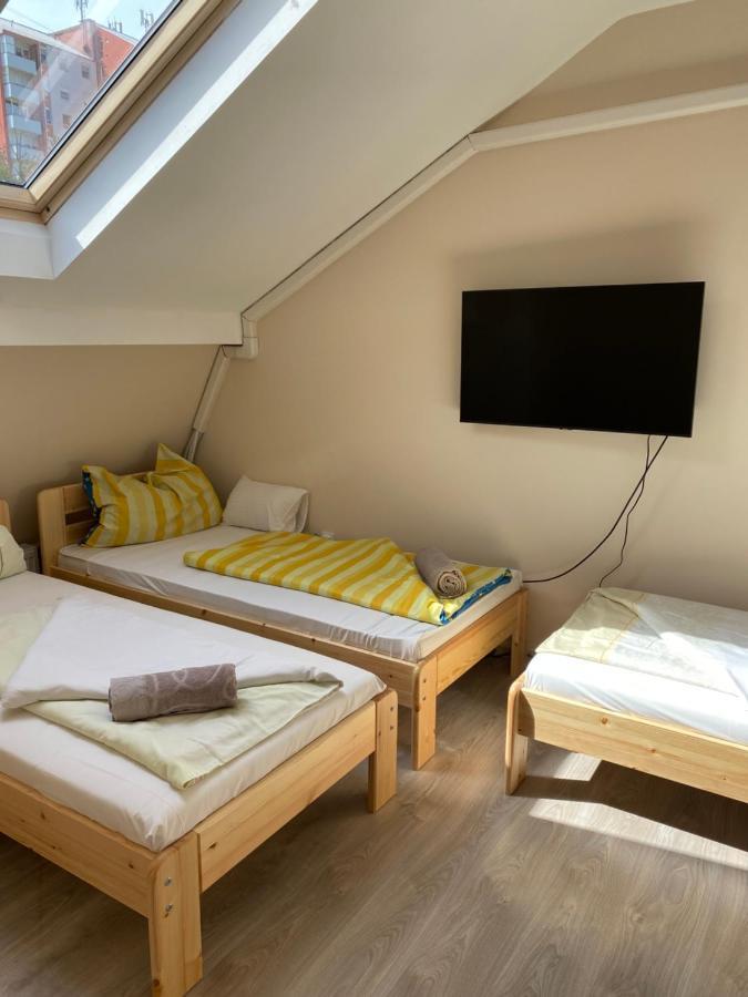 Kiskakas Etterem Hotel Zalaegerszeg Bagian luar foto