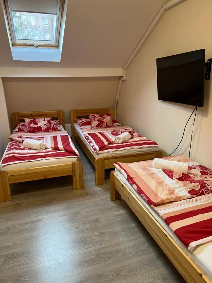 Kiskakas Etterem Hotel Zalaegerszeg Bagian luar foto