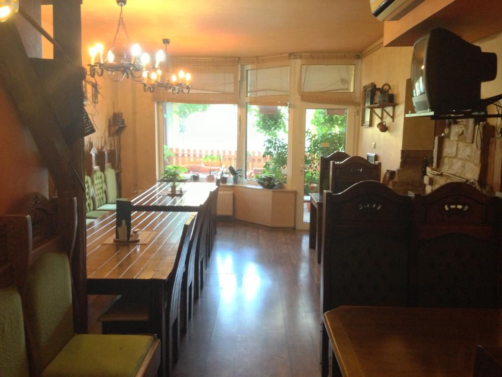 Kiskakas Etterem Hotel Zalaegerszeg Bagian luar foto