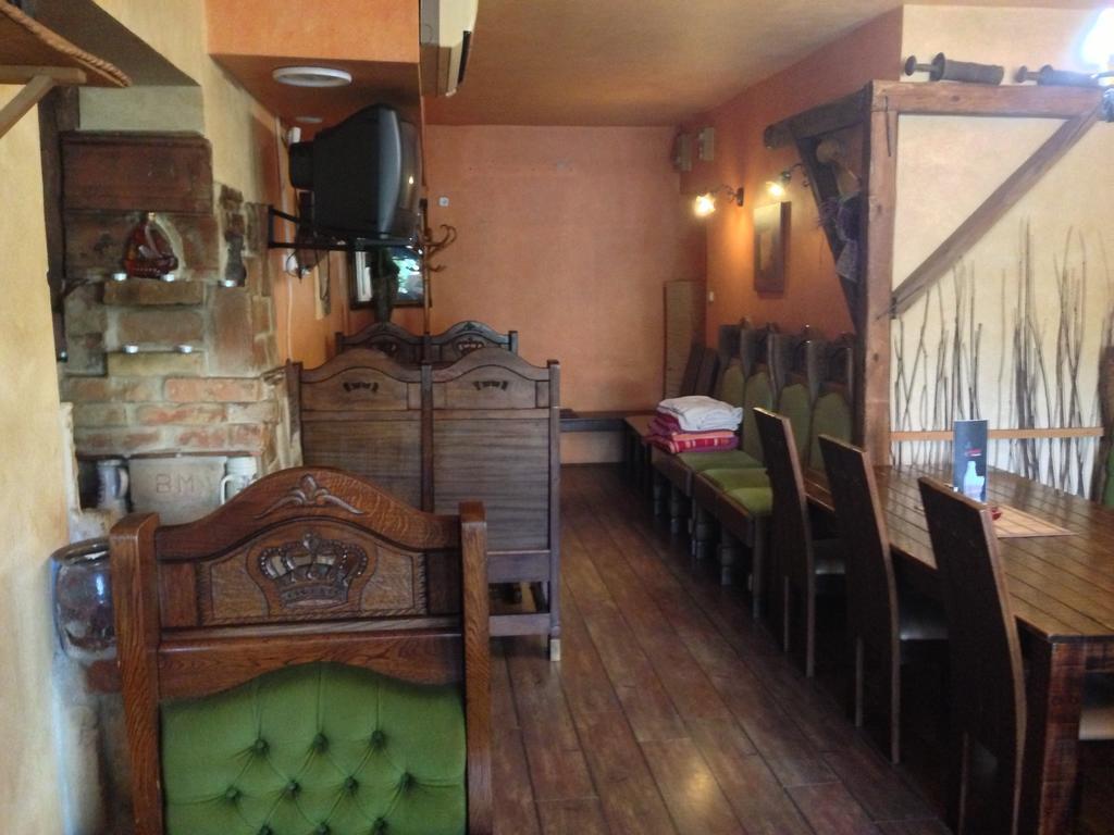 Kiskakas Etterem Hotel Zalaegerszeg Bagian luar foto