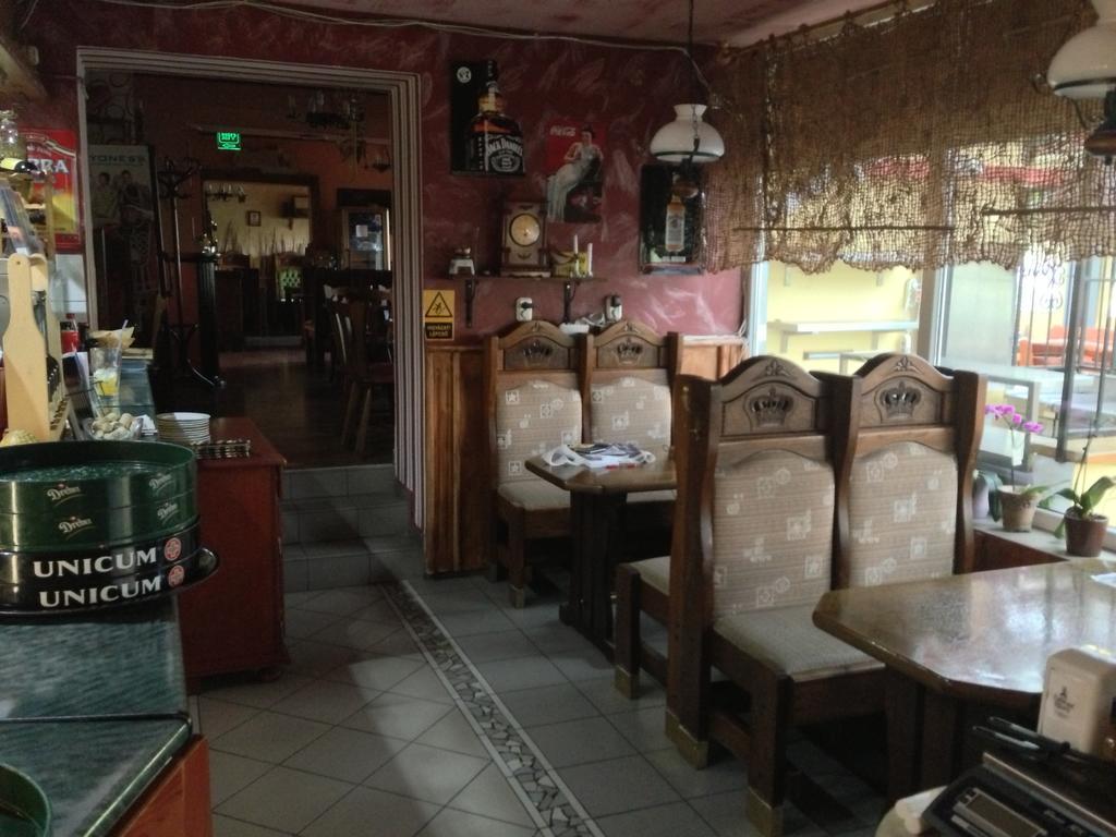 Kiskakas Etterem Hotel Zalaegerszeg Bagian luar foto